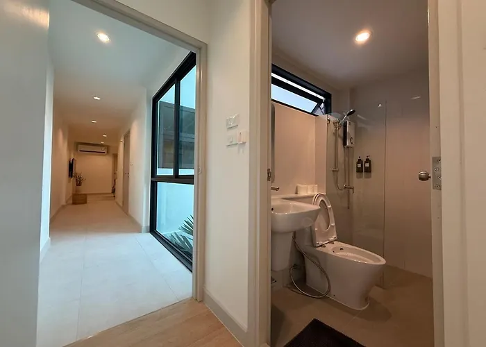 2 Bed & 2 Bath Suite, 5th Floor * Bangkok
