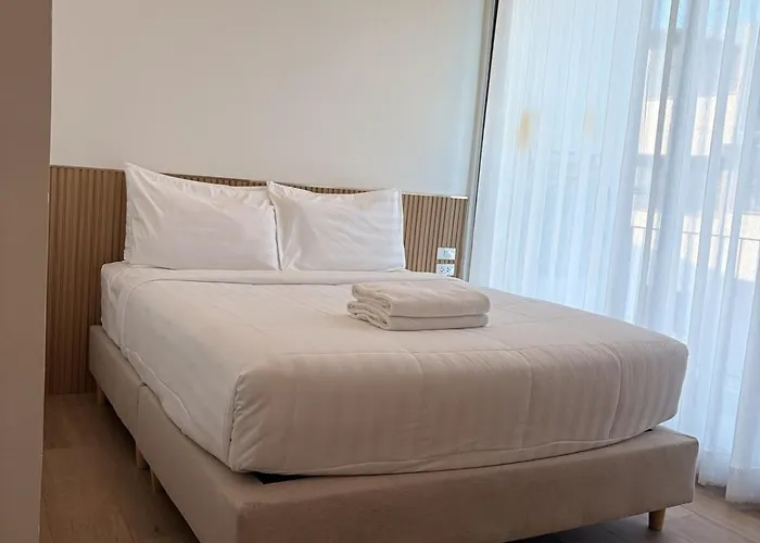 2 Bed & 2 Bath Suite, 5th Floor *