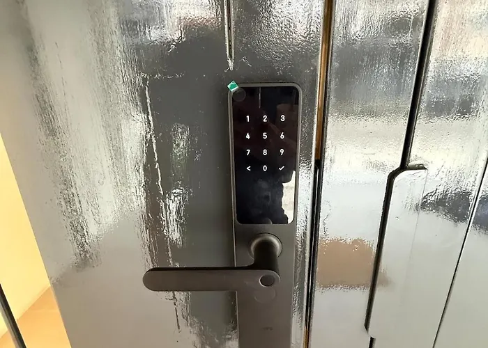 2 Bed & 2 Bath Suite, 5th Floor Apartment