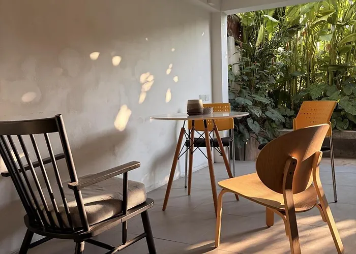 Apartment 2 Bed & 2 Bath Suite, 5th Floor Bangkok