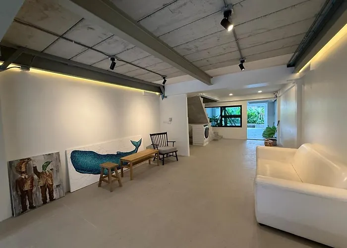 2 Bed & 2 Bath Suite, 5th Floor *